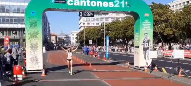 A colombiana Sandra Lorena Arenas, gaña o GP Cantóns de marcha da Coruña 2021 / GP CANTONES