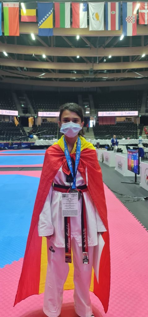 Nadia Bouzas proclámase subcampioa de Europa cadete de taekwondo / FEDERACIÓN GALEGA DE TAEKWONDO