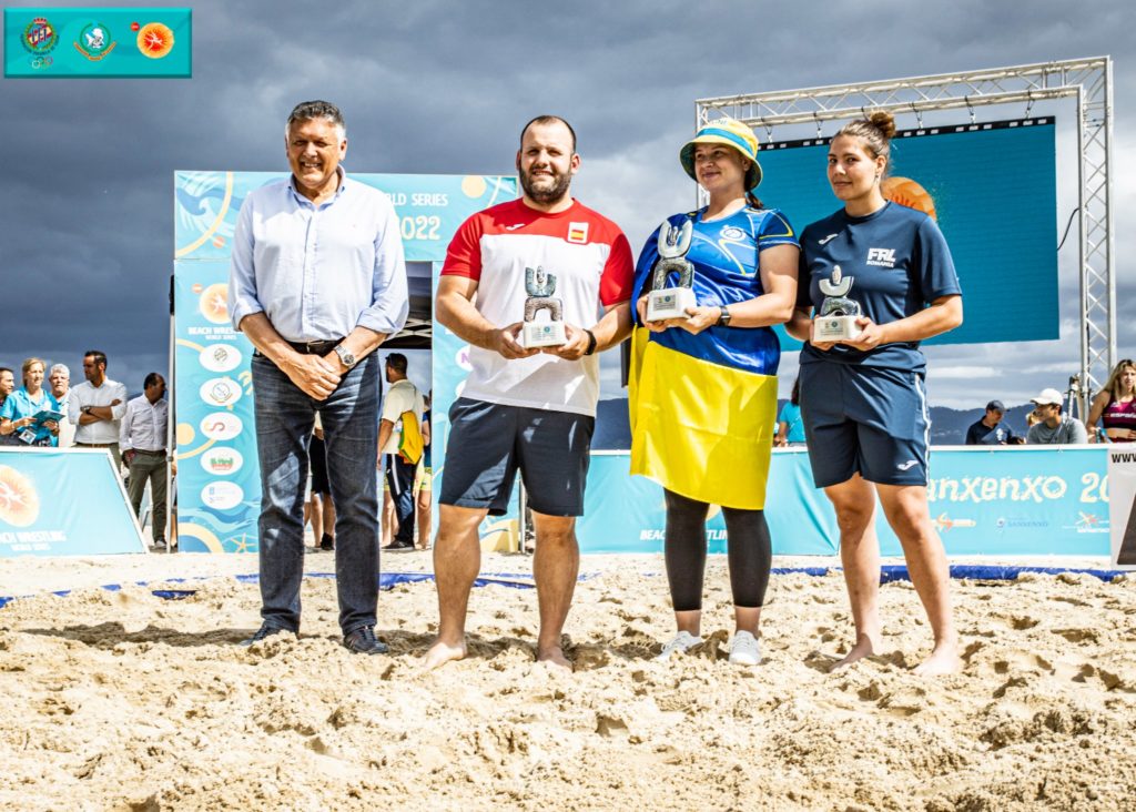 Selección Española femenina de loita praia, 2ª no 2º ranking series mundiais celebrado en Sanxenxo / FEGALOITA