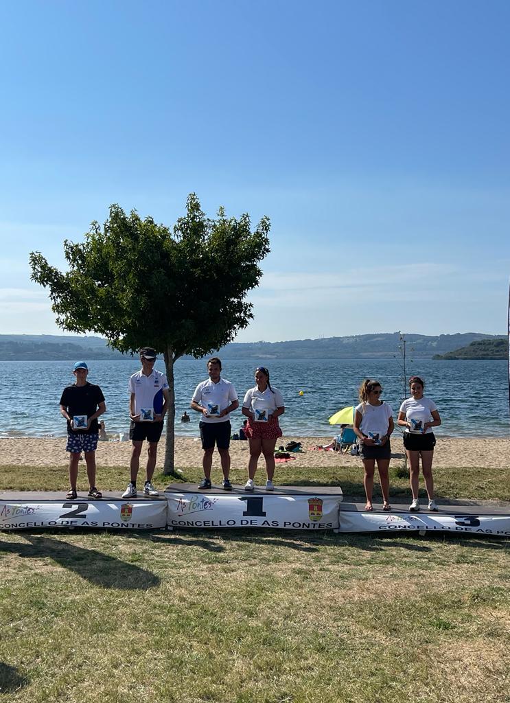 Podio Campionato galego de Vaurien Xuvenil celebrado no lago das Pontes / CEDIDA