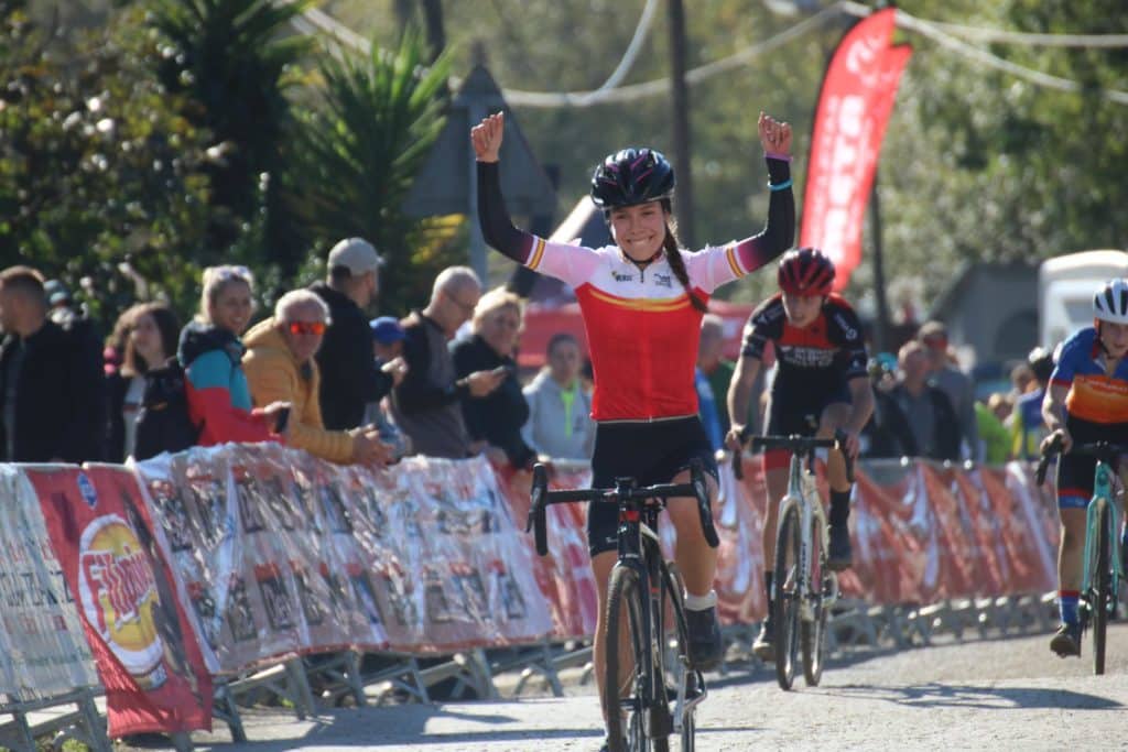 A ciclista galega cadete Lorena Patiño (XSM) / RFEC