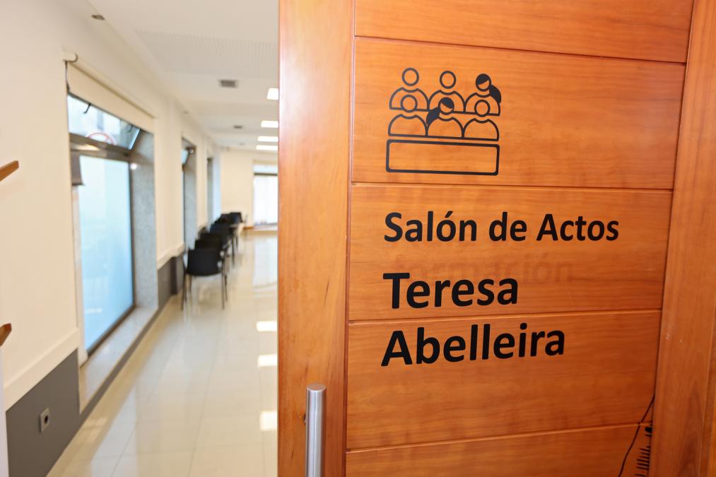 O Salón de Actos da Delegación de Pontevedra da RFGF leva o nome de Teresa Abelleira / RFGF